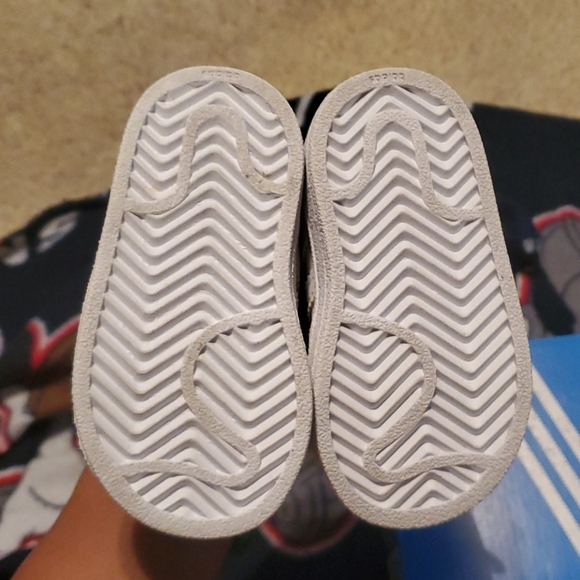 Sneakers - Picture 3 of 5